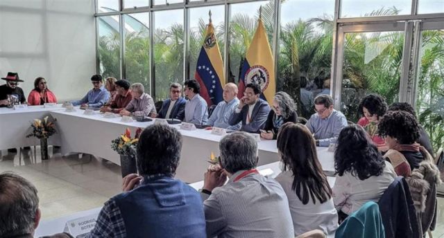 Colombia: Gobierno y ELN cierran ciclo de diálogos