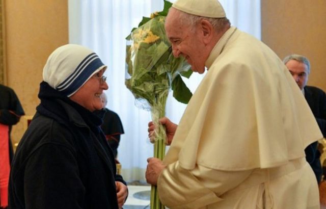 El Papa celebra su cumpleaños y alienta a seguir apoyando a los más pobres