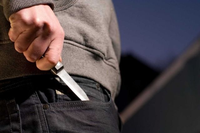 Apuñalaron a un hombre en un comedor del Mercado Campesino