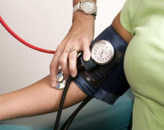 La tensión arterial en quienes nacieron de madres que fumaban durante el embarazo