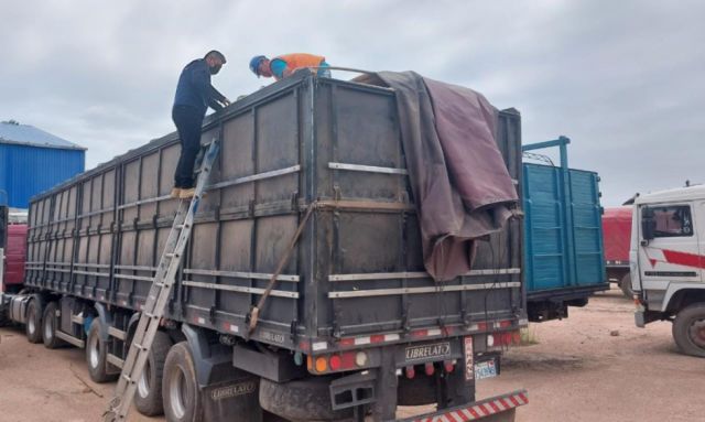 Yacuiba: Decomisan 4 camiones con soya de contrabando 