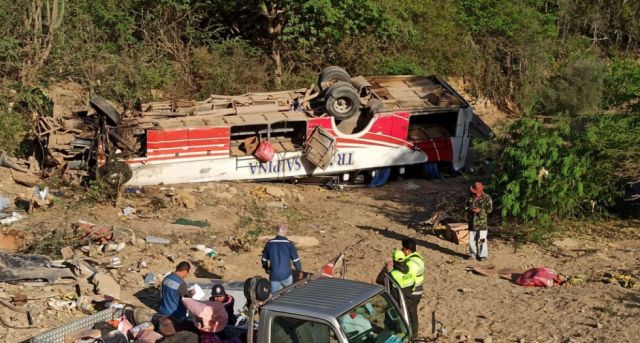 Once fallecidos por accidente de bus que viajaba de Santa Cruz a Saipina