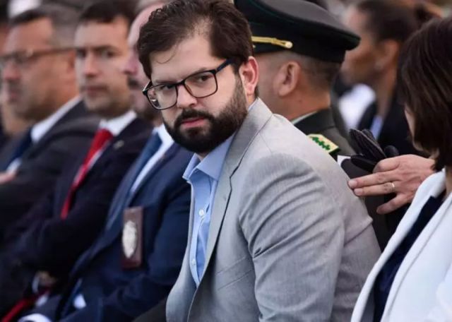 Boric indulta a condenados por el estallido social