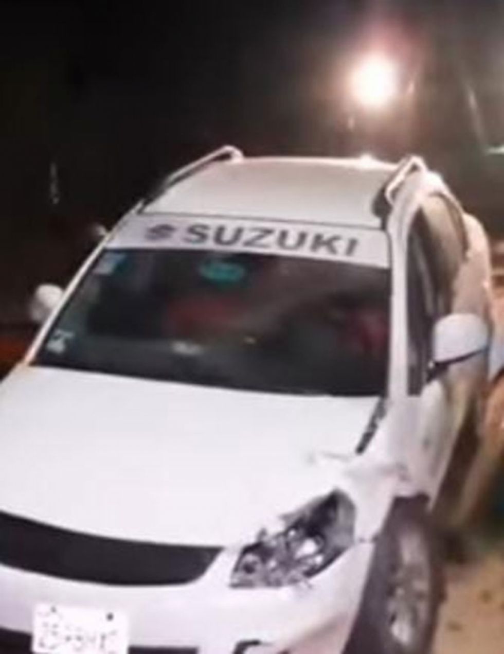 Saltó de un taxi, el chofer quiso violarla