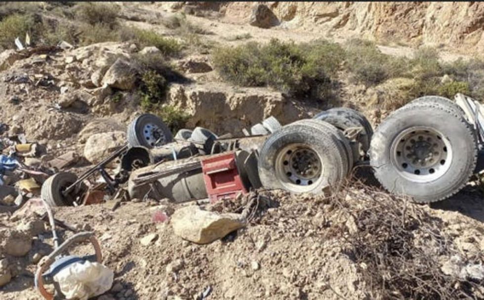 Dos bolivianos fallecen en accidente de camión en el norte de Chile