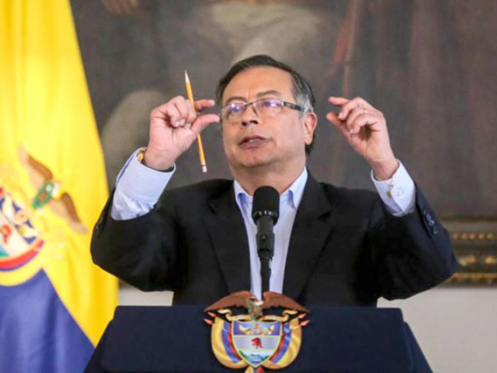 Petro pone un ultimátum al ELN: "El camino de Camilo Torres o el de Pablo Escobar"