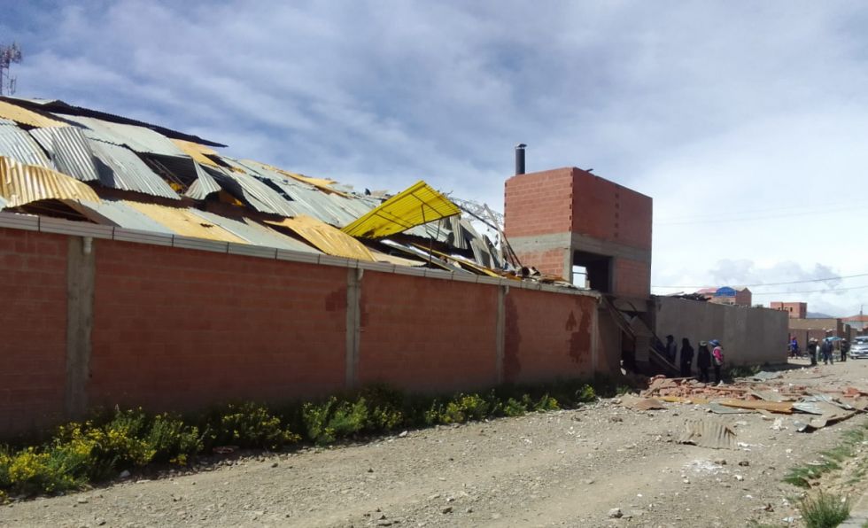 Explosión de un caldero en fábrica de sombreros deja 1 muerto y 9 heridos
