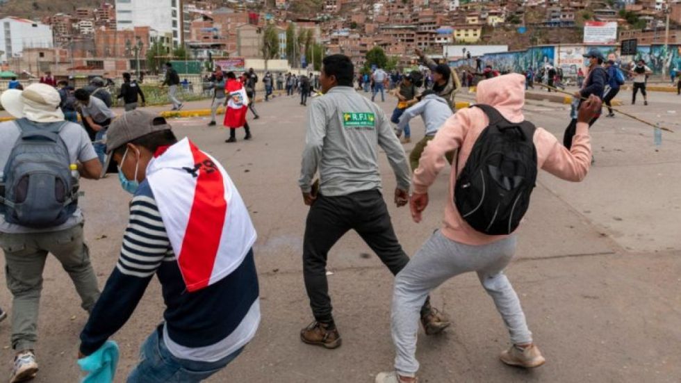 El gobierno de Perú declara el estado de emergencia en Lima