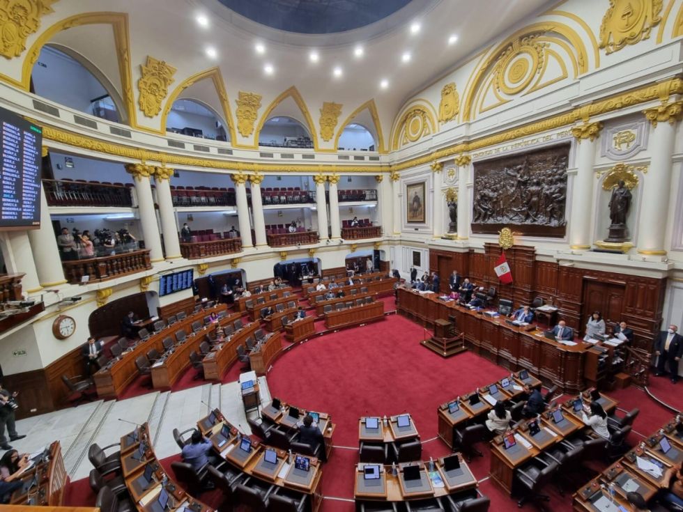 Congreso de Perú elimina el voto de confianza al gabinete