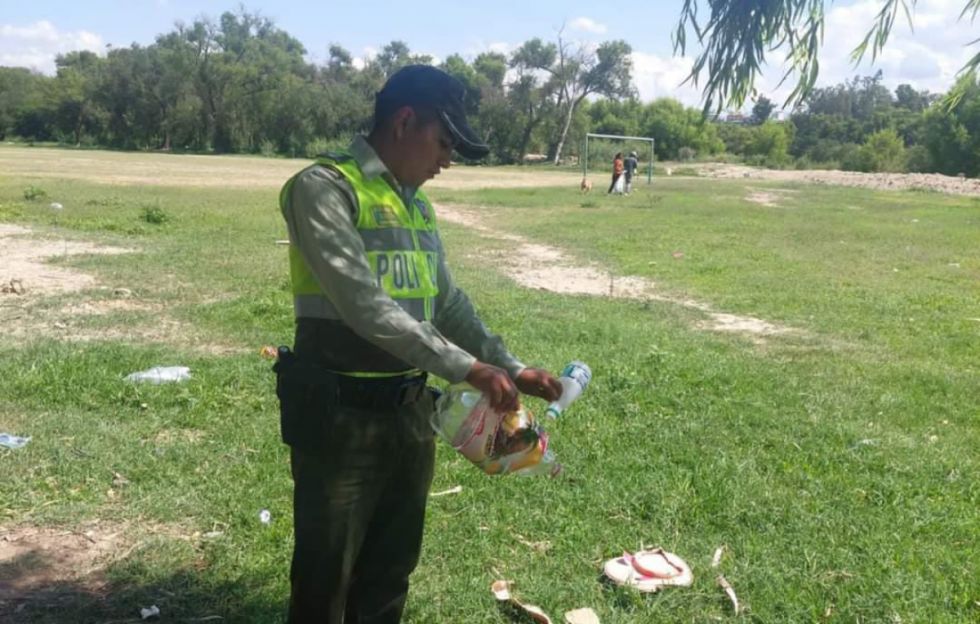 Los hallaron bebiendo y portando cuchillos en una plaza de Tarija 