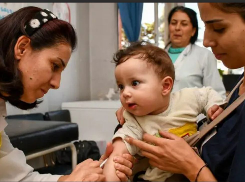 Un niño muere cada 4 segundos por falta de atención médica