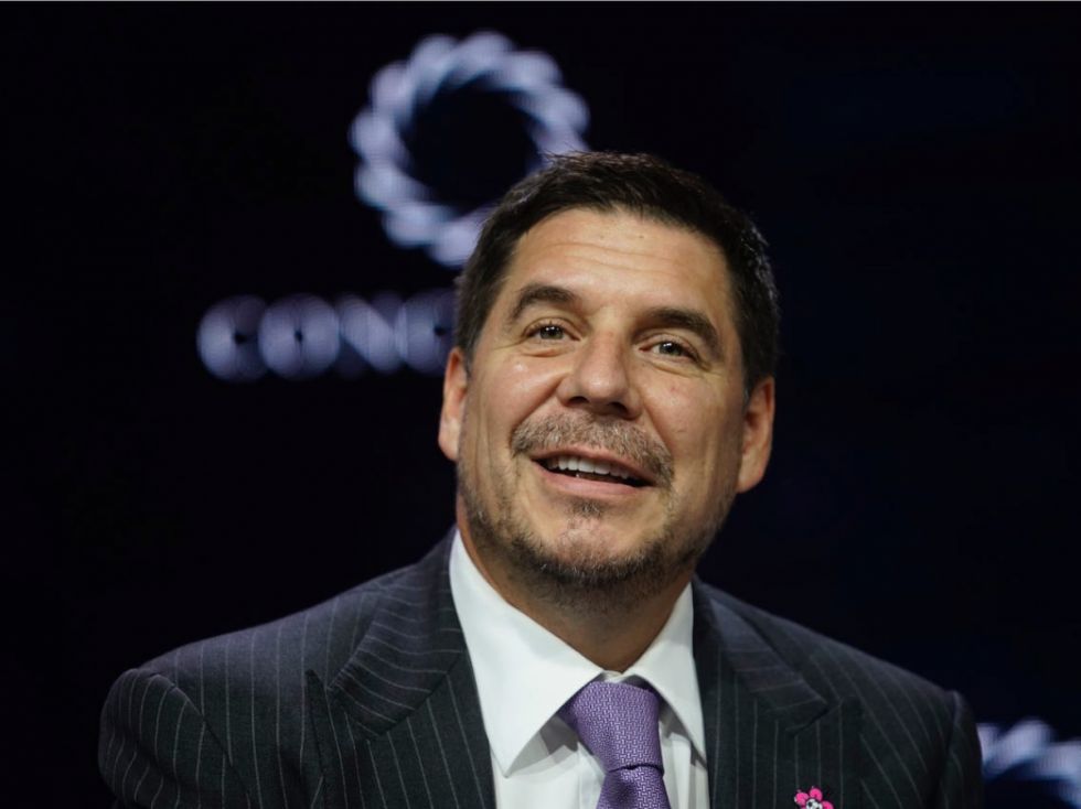 Claure se lanza a por la matriz de Tigo