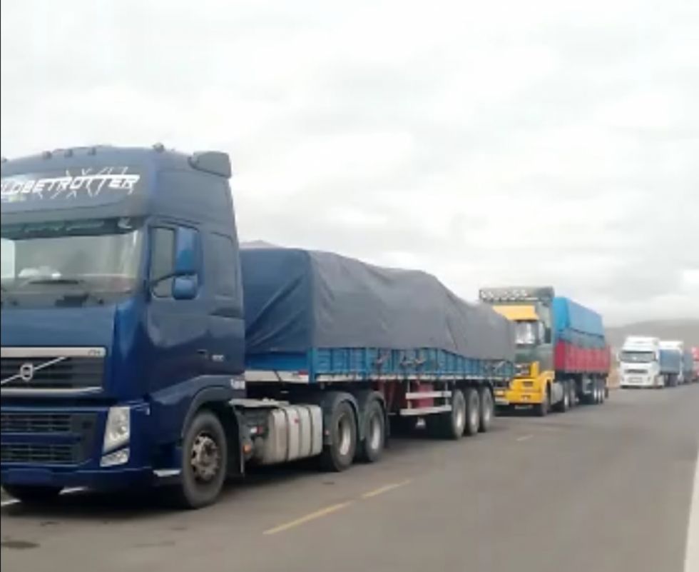 Conductores bolivianos pasan un drama en las carreteras del Perú y piden ayuda: ‘Ya no sabemos qué hacer’