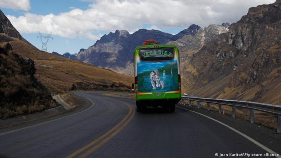 La Policía habilita una línea de WhatsApp para denunciar exceso de velocidad en buses