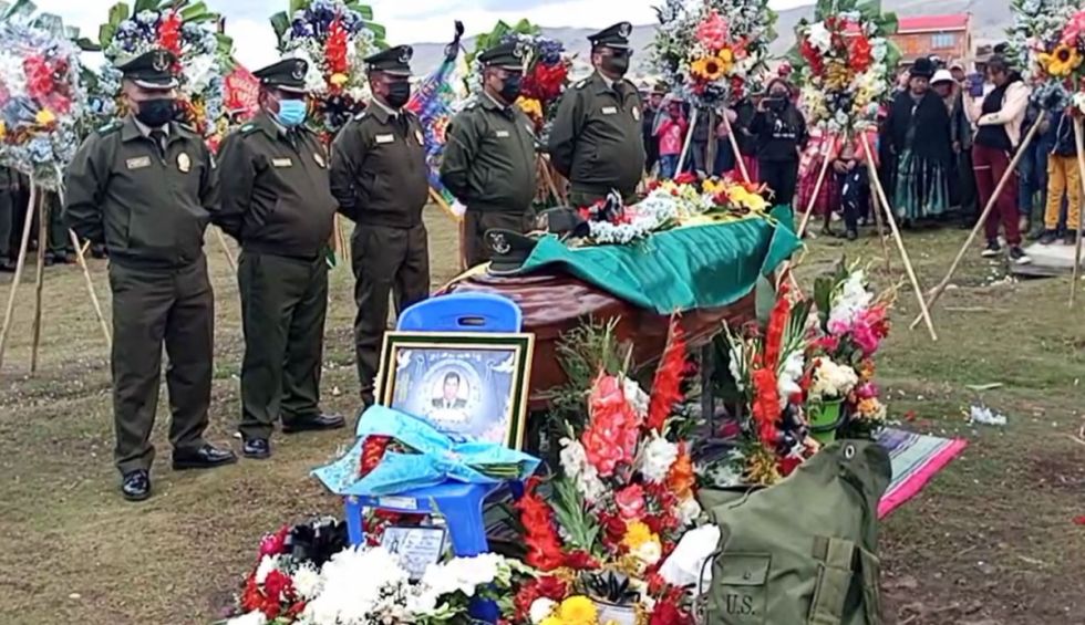 Dan el último adiós al sargento asesinado por reo brasileño, la Policía le rinde homenaje 