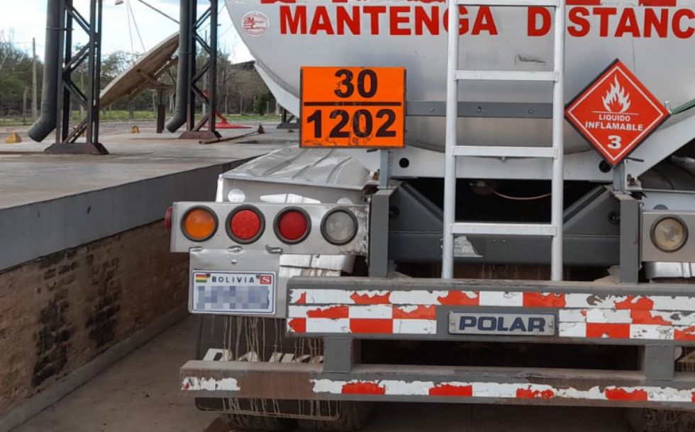 Cae en Paraguay un camión cisterna boliviano que ocultaba precursor de cocaína
