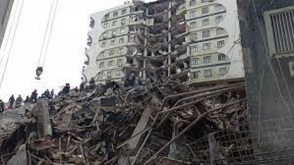 El devastador terremoto de 7,8 en Turquía deja cientos de muertos y miles de edificios destruidos
