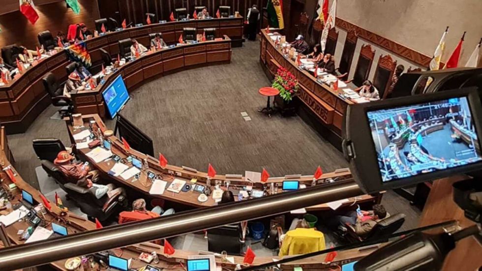 Ratifican ascenso a generales de FFAA y la Policía