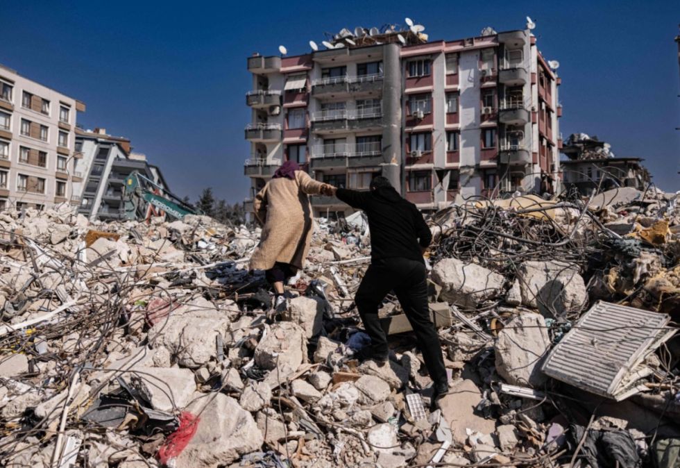 Nuevo terremoto deja tres muertos y más de 200 heridos en Turquía