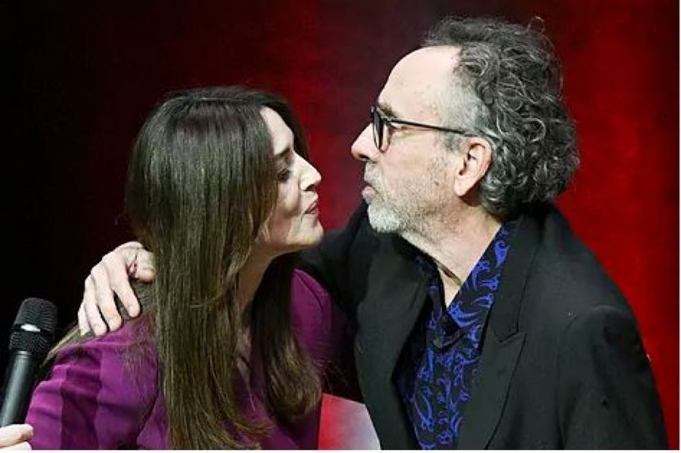 Monica Bellucci y Tim Burton, pareja sorpresa del año