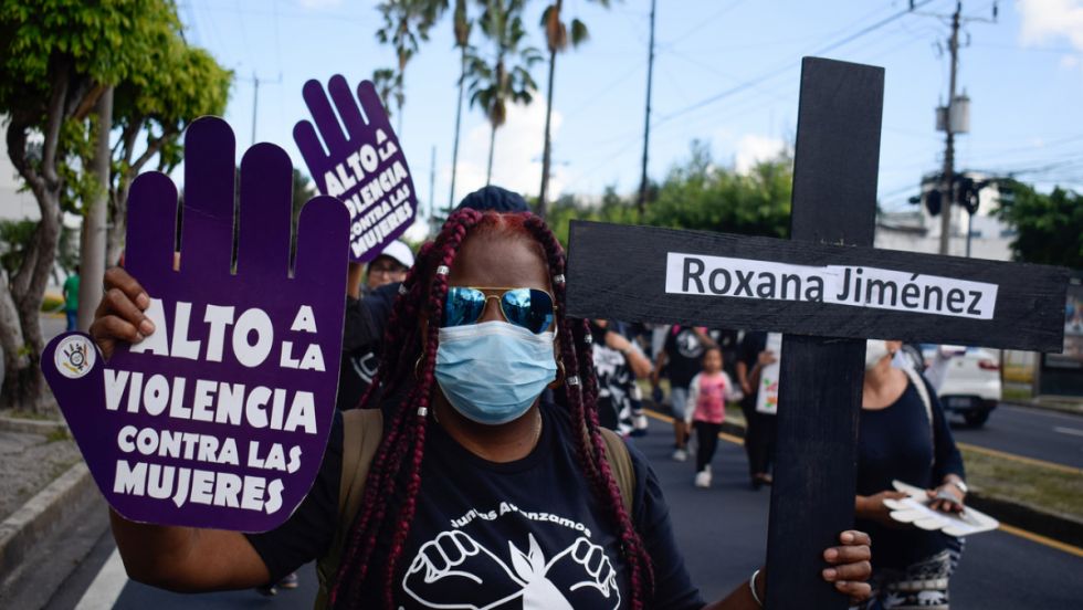 El Salvador aprueba reformas en materia de feminicidio
