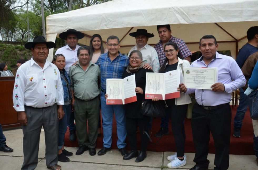 Gobierno departamental de Tarija entregó 420 personerías jurídicas durante el año 2022