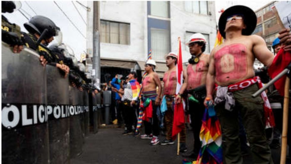 Reprimen con gases lacrimógenos a manifestantes en una nueva jornada de protestas en Perú