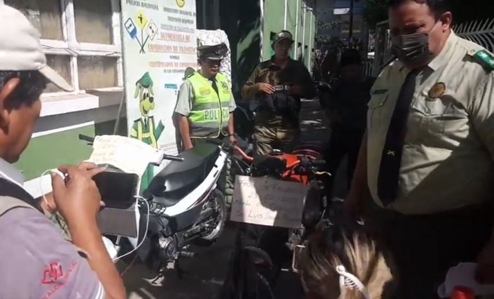 Bermejo: Le robaron la motocicleta afuera de un lenocinio
