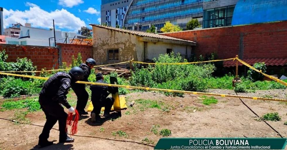 Bomberos encuentran granada de mortero en un lote baldío 