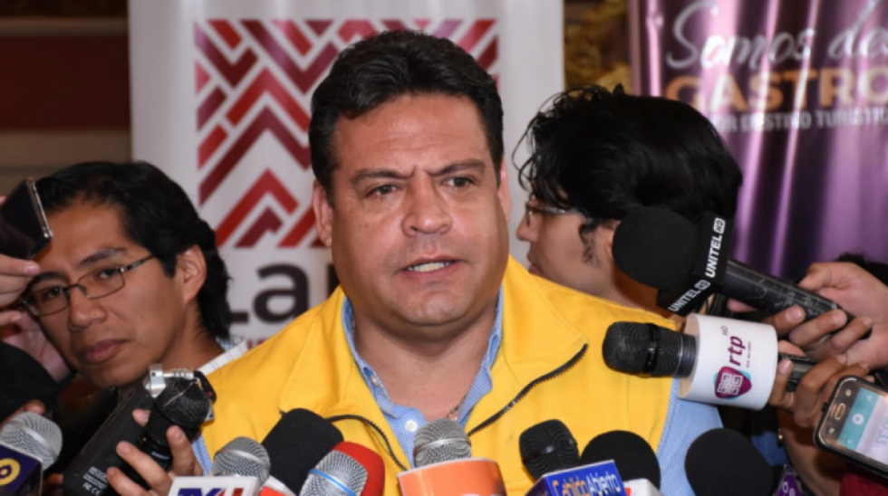 Congelan cuentas bancarias de Revilla