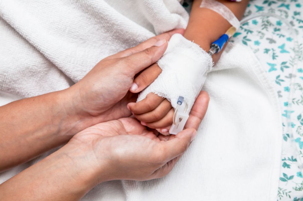Fractura en el cráneo agrava la salud del hijo de Janneht y Deterlino