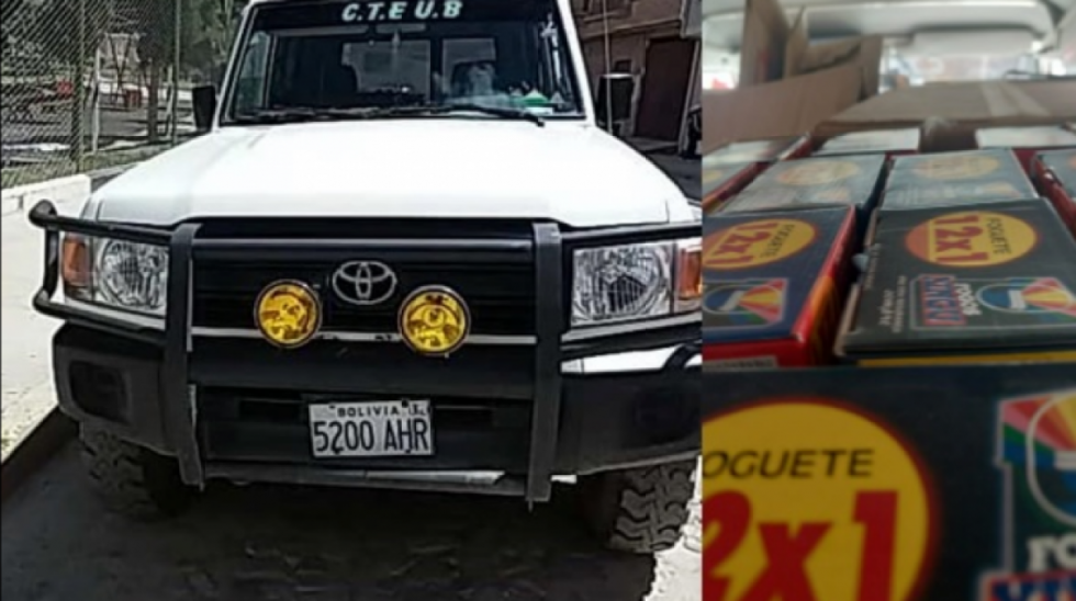 Policía intervene una camioneta de los maestros repleta de petardos, hay dos aprehendidos