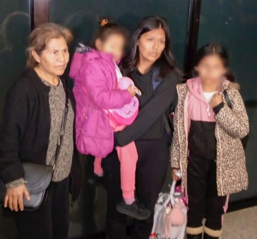 Gobierno repatria a segunda familia boliviana afectada por el terremoto en Turquía