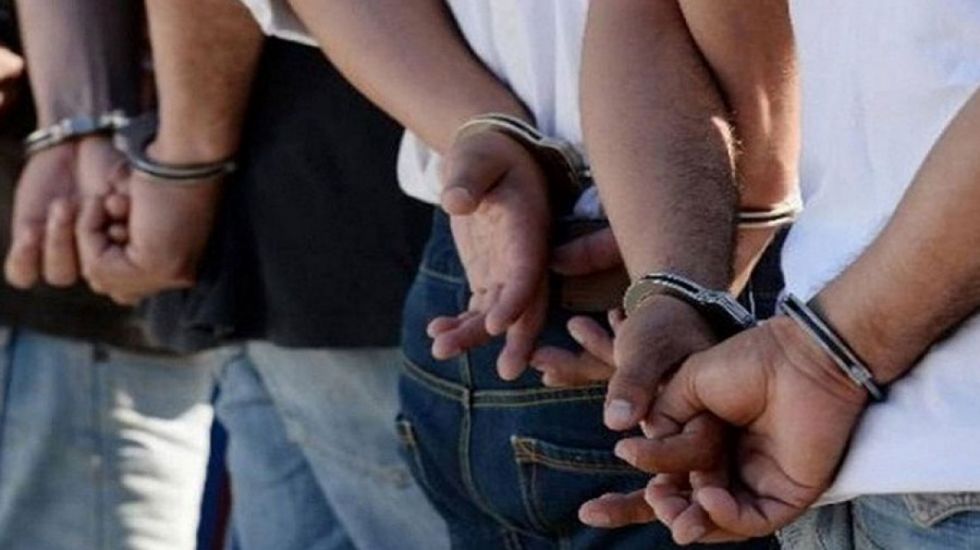 Encierran a atracadores de niños, tenían droga y armas