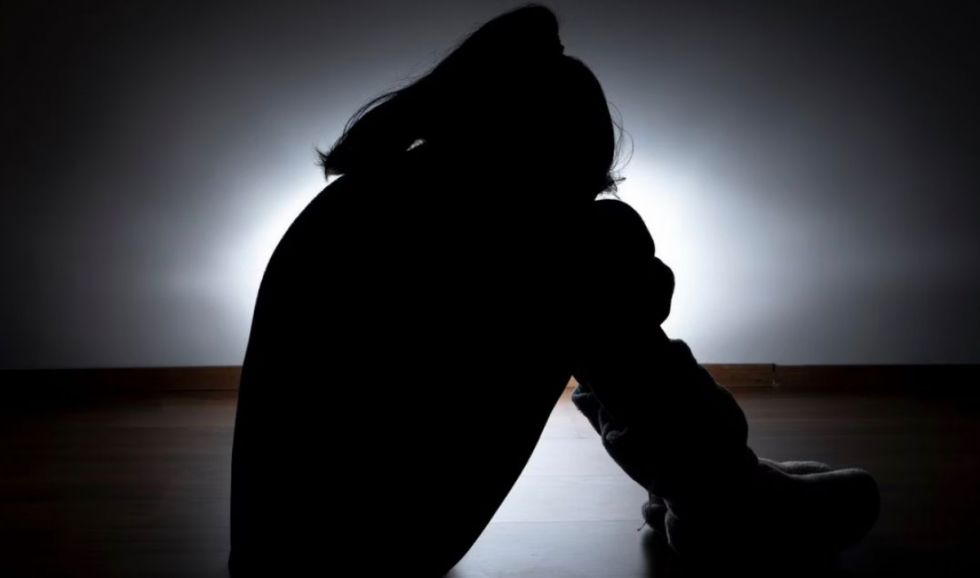 Cae policía denunciado por abuso sexual a su sobrina