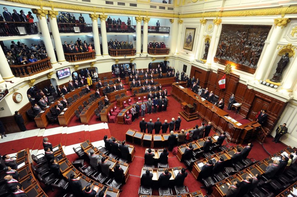 Fracasa nuevo intento de adelantar elecciones en Perú