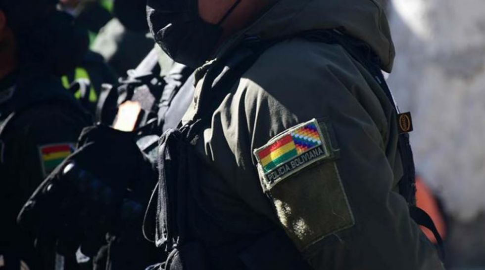 Inician proceso disciplinario a policía preso por estupro	