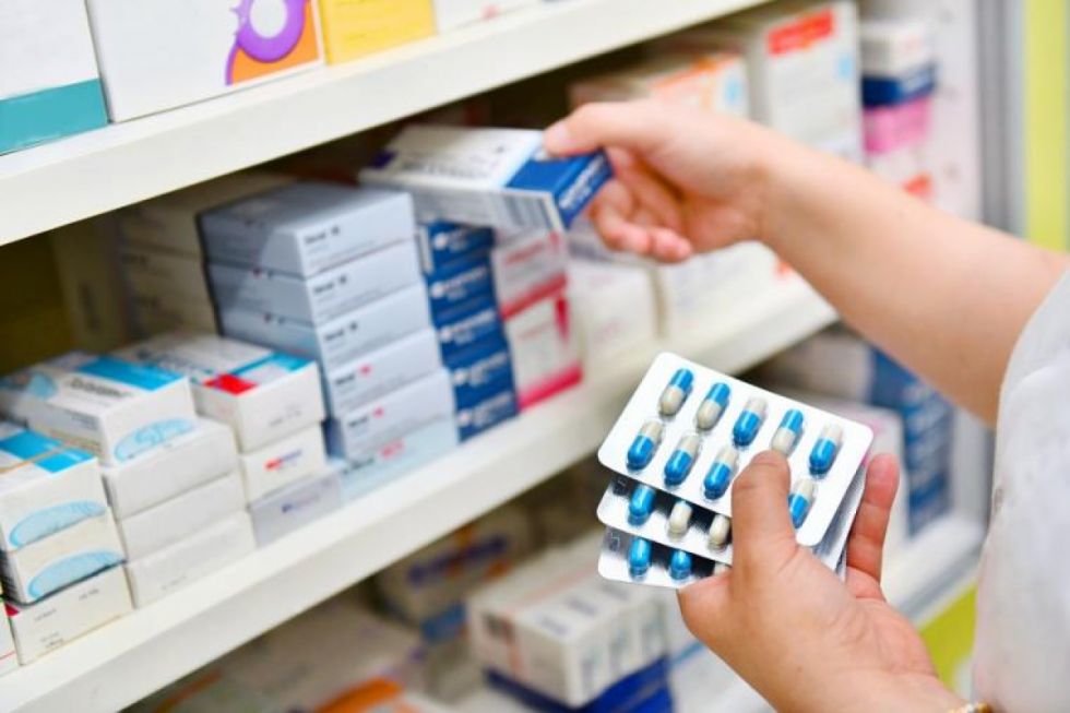 Capturan a sujeto que trataba de robar productos de una farmacia