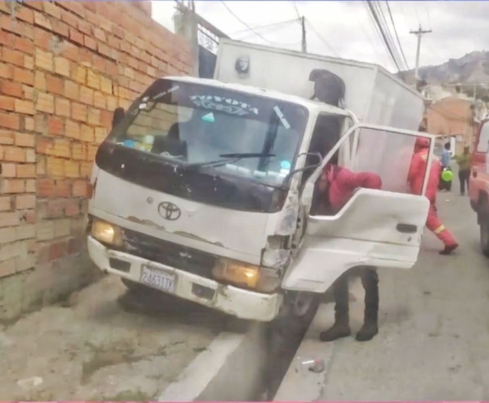 Envían por un mes a la cárcel al chofer de camión que arrolló y mató a un niño en La Paz