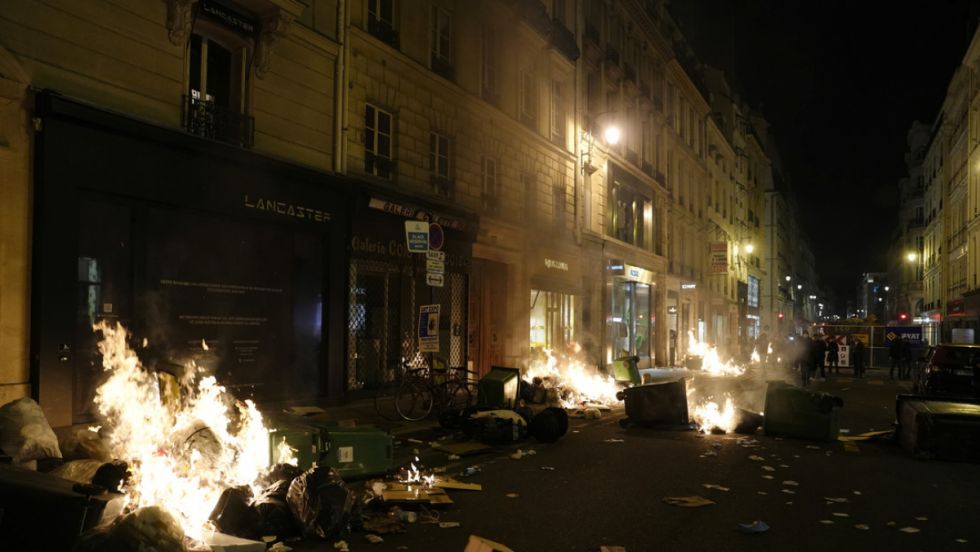 París 'arde': Hay descontento por la reforma de pensiones