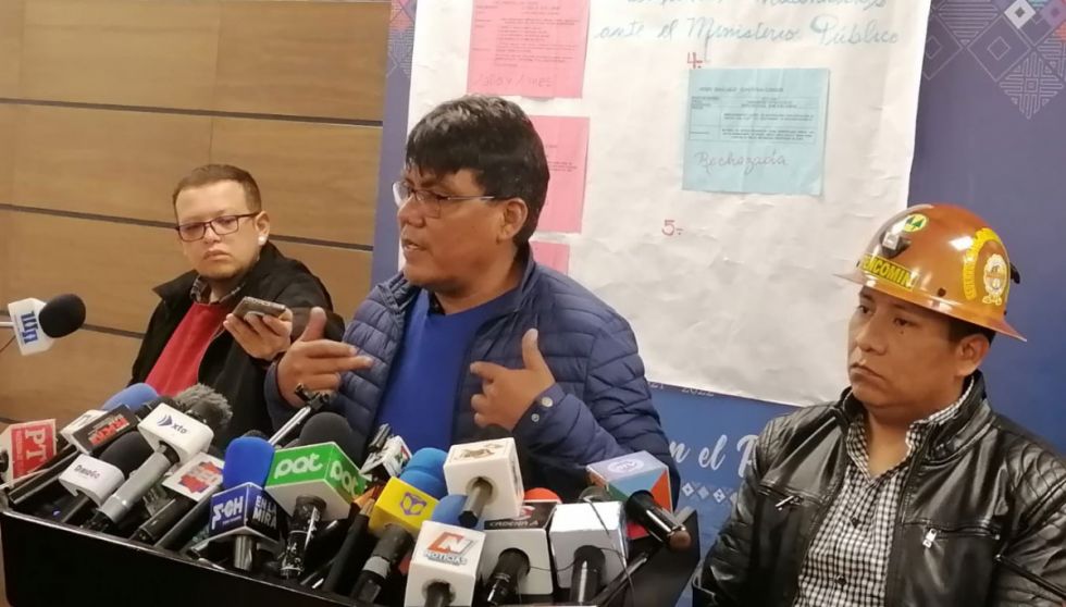 Diputado Arce enjuicia a su colega Rolando Cuéllar por difamación