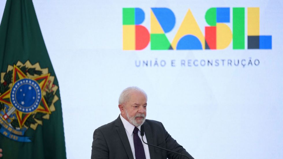 Lula relanza el programa 'Más Médicos'