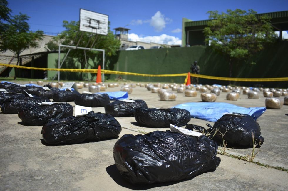 La FELCN de Tarija halla droga en locotos, pasankalla y en encomiendas