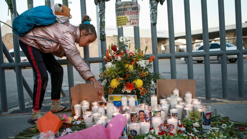 AMLO promete justicia por muerte de 39 migrantes