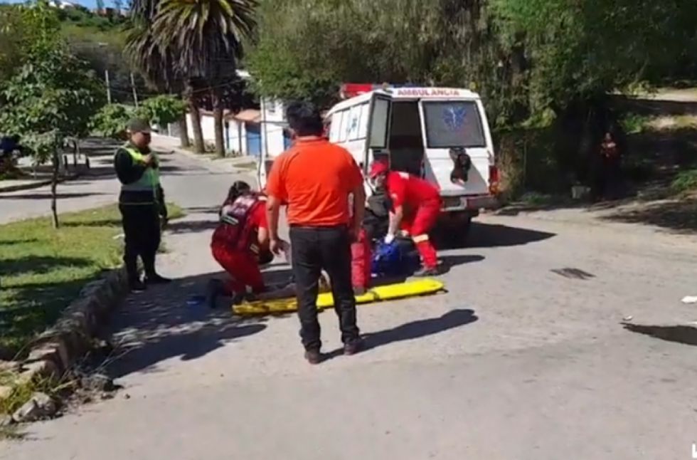 Motociclista resulta herido en accidente 
