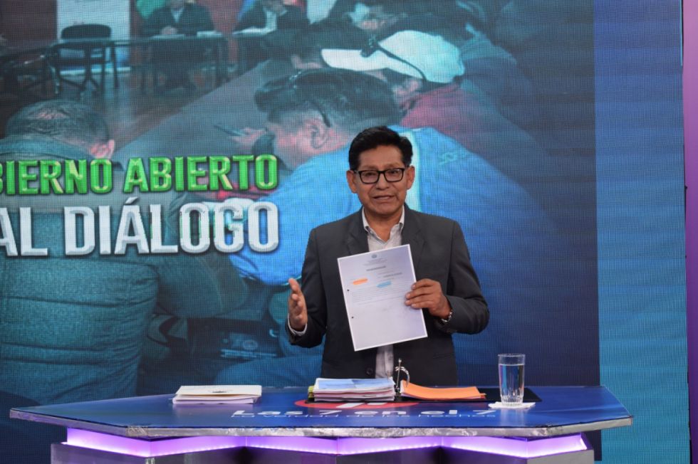 Ministro de Educación denuncia coerción y dictadura sindical en protestas forzadas de los maestros