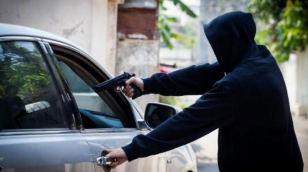 Pistoleros robaron auto a un hombre en Villa Montes