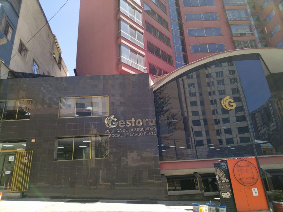 Gestora asegura a 30.965 personas