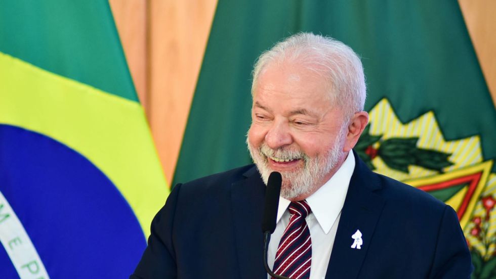 Lula saca pecho por su proyecto en Brasil