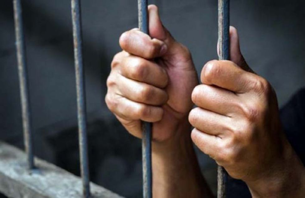 Condenan a 20 años a trufista que violó a una menor